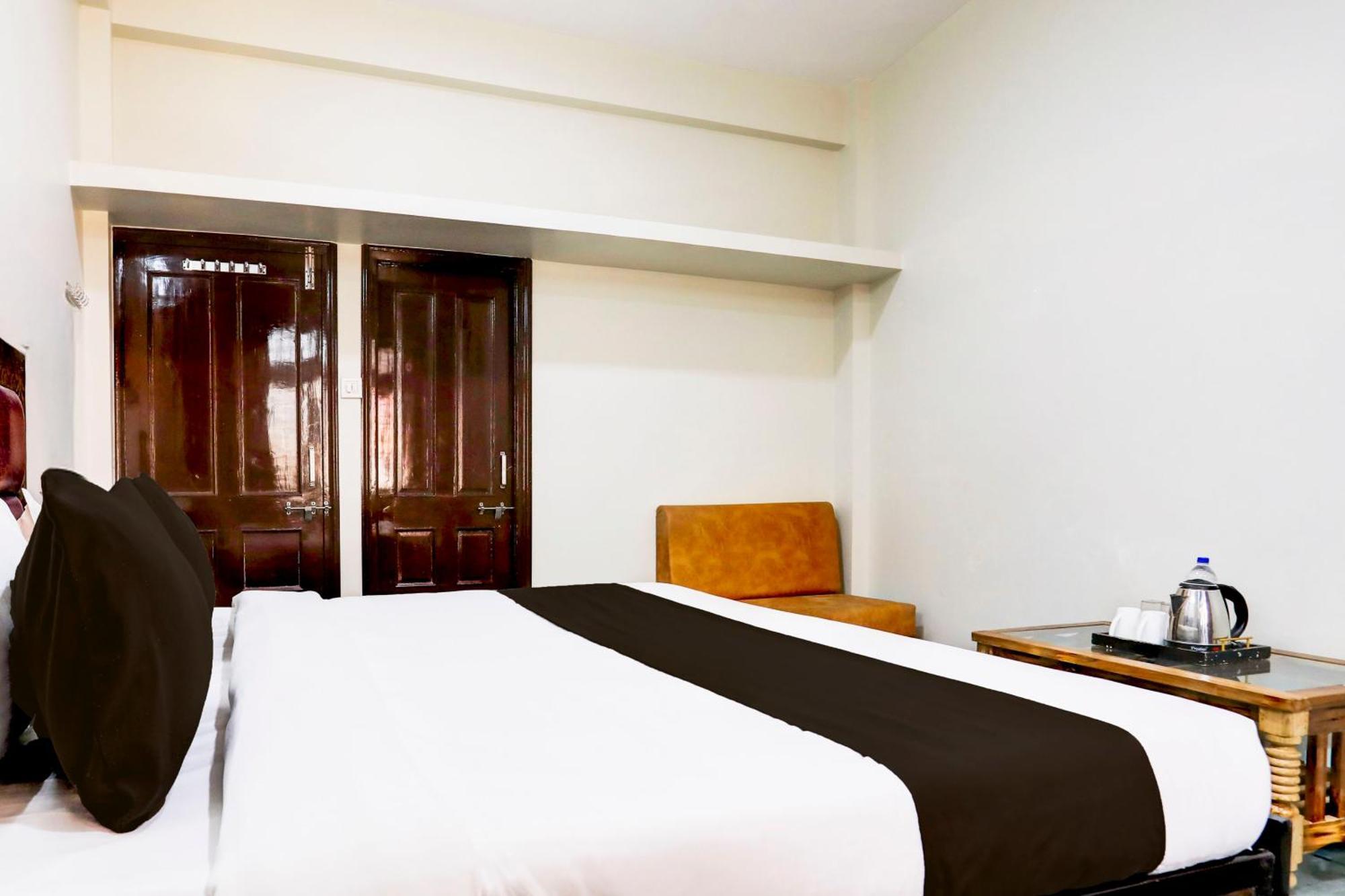 Hotel O The Baba Gest House Indore Eksteriør billede